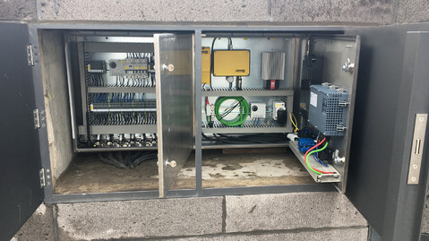 View of the electrical engineering at the on-site control point of the Zollhafen bascule bridge in Mainz 